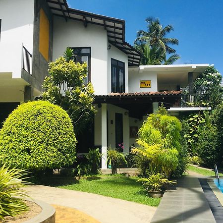 Om Villa Хикадува Екстериор снимка