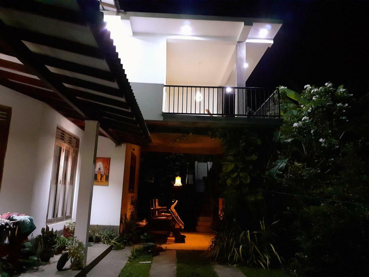 Om Villa Хикадува Екстериор снимка