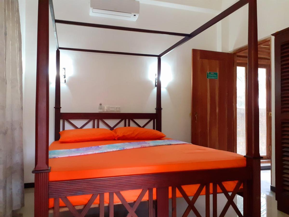 Om Villa Хикадува Екстериор снимка